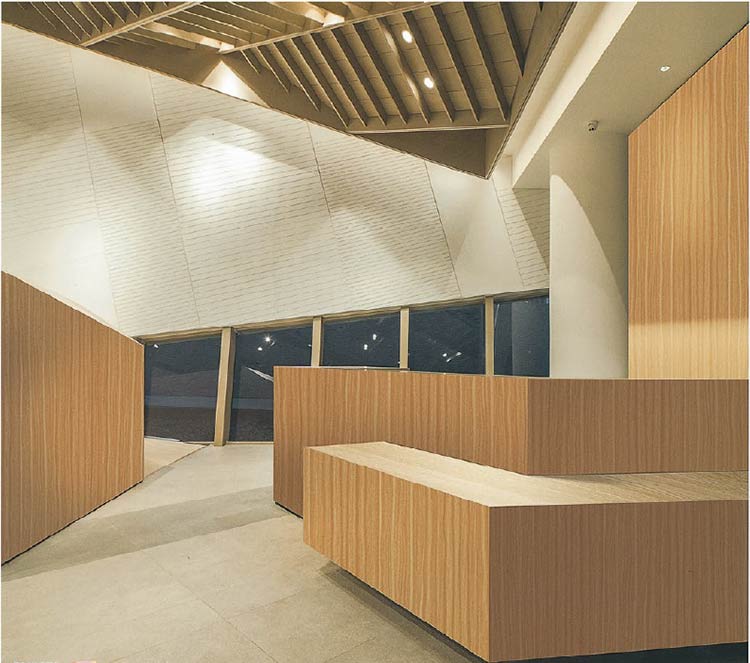 എങ്ങനെയാണ് സ്വയം പശയുള്ള പിവിസി ഫിലിം നിങ്ങളുടെ സ്റ്റോർ ഫ്രണ്ട് കൗണ്ടറിനെ പുനരുജ്ജീവിപ്പിക്കുന്നത്?